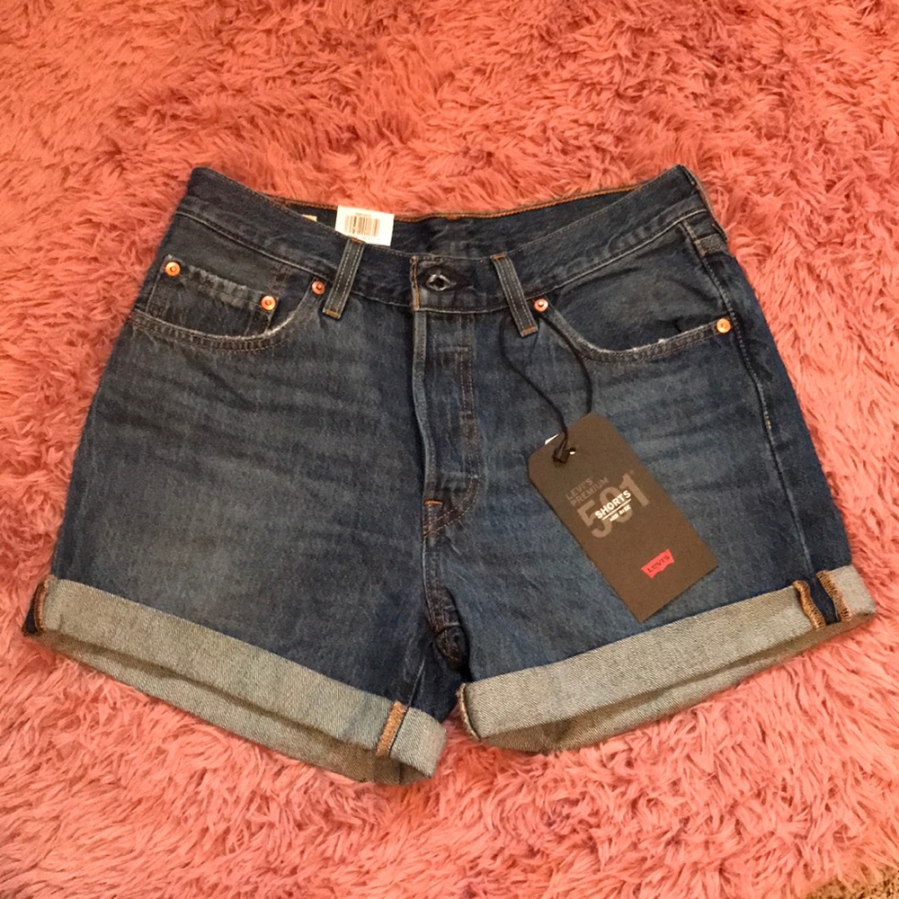 New Levis Mid Rise 501 Shorts-size W28